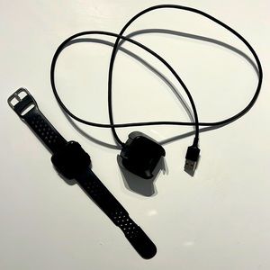 Fitbit Versa Smart Watch, Black/Black (L). Excellent used condition.